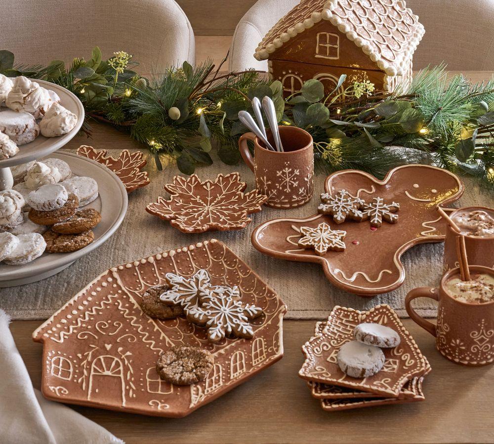 pottery barn ジンジャーブレッドハウス　ビッグプレート Gingerbread House Stoneware Appetizer Plates - Set of 4